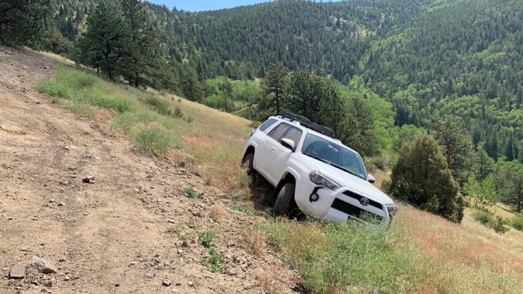Hamlin Gulch: Toyota 4Runner off-trail.